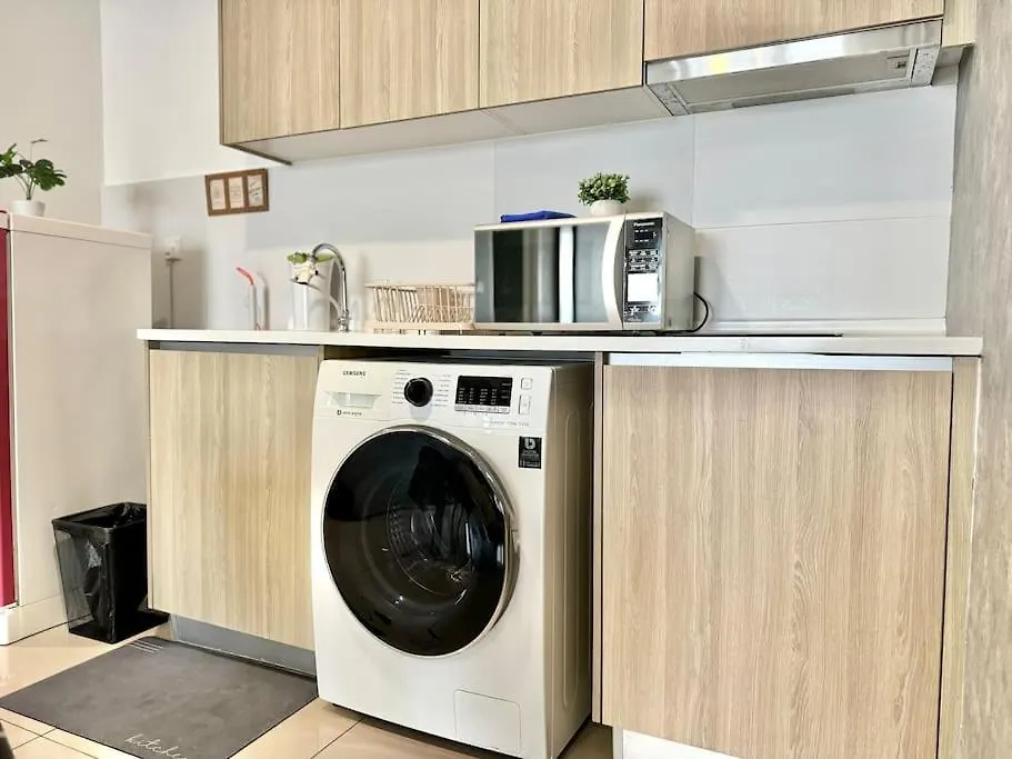 Tropicana 218 Macalister #Homely #Georgetown #Infinity Pool #Near Island Hospital #6Pax #2Br 2Bath #2Queen 2Single #Quality Well Maintained #Private Host מלזיה